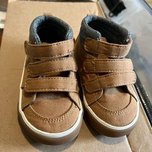Old Navy triple strap sneakers